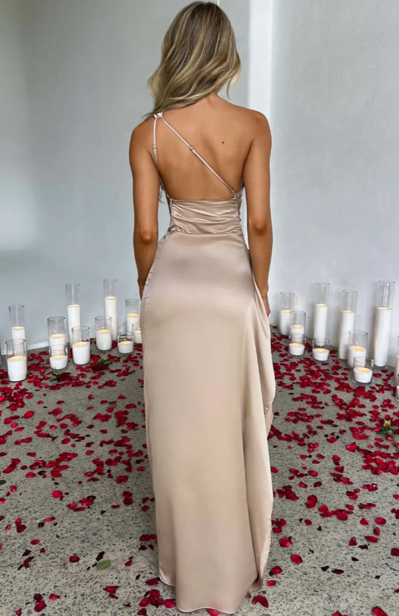 Eva | Geplooide Satijnen Dames Splitjurk met één schouder | Elegante Jurk Modehuis-Nederland
