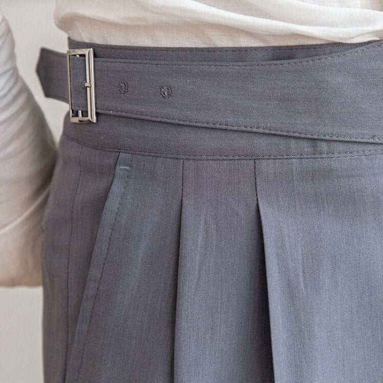 Men’s High-Waisted Trousers – Tailored Fit – Pleated Front – Adjustable Side Buckle Modehuis-Nederland