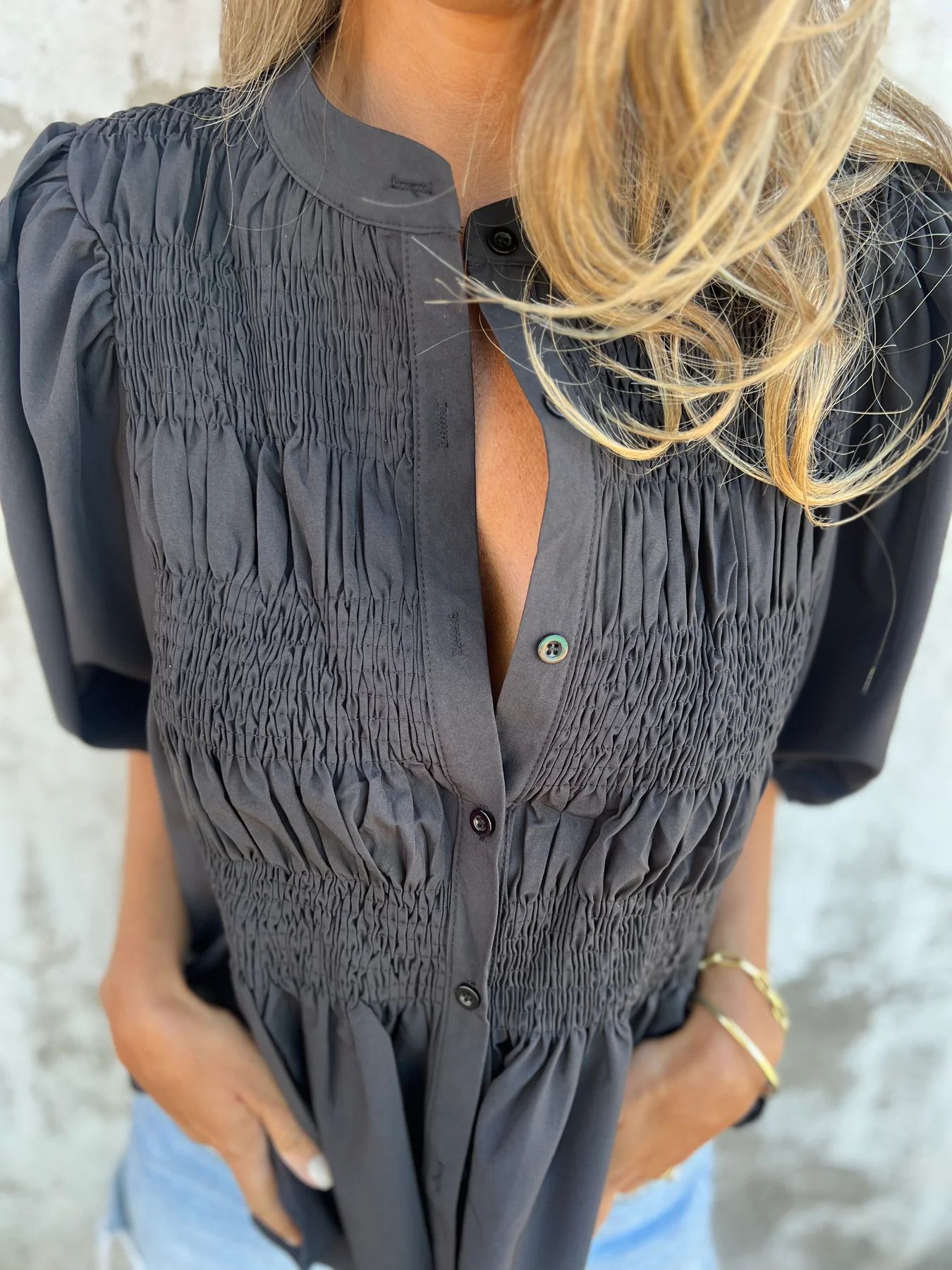 ELIZA™ - Pleated Button-Up Blouse Modehuis-Nederland