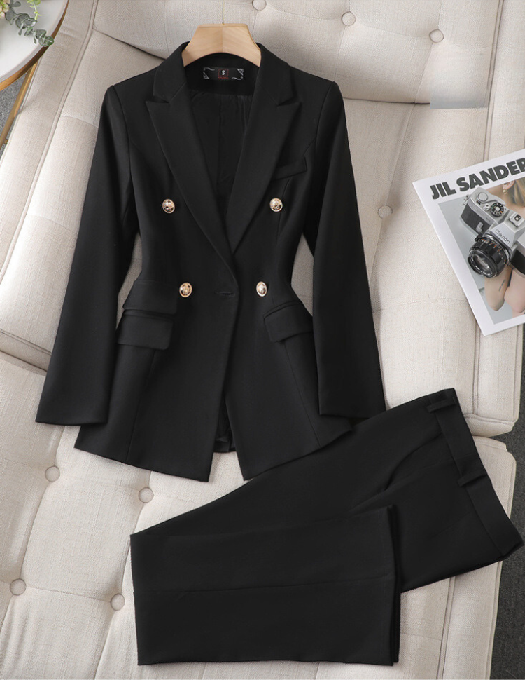 Elegant Damespak | Geïnspireerde Blazer en Pantalon & Gouden knopen Modehuis-Nederland