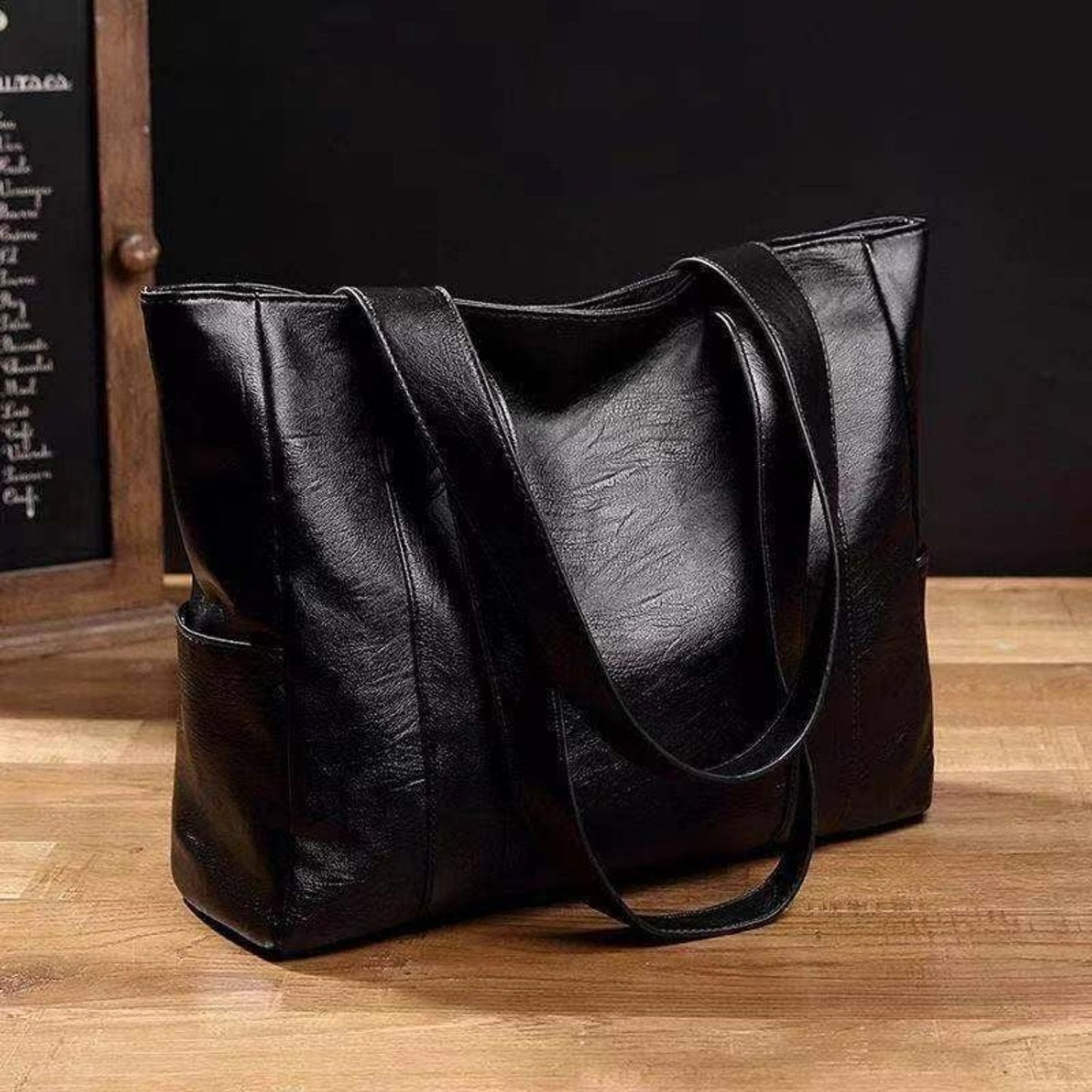 Aira - Vintage Leather Shoulder Bag - Classic - Fashionable Women - For Every Day Modehuis-Nederland