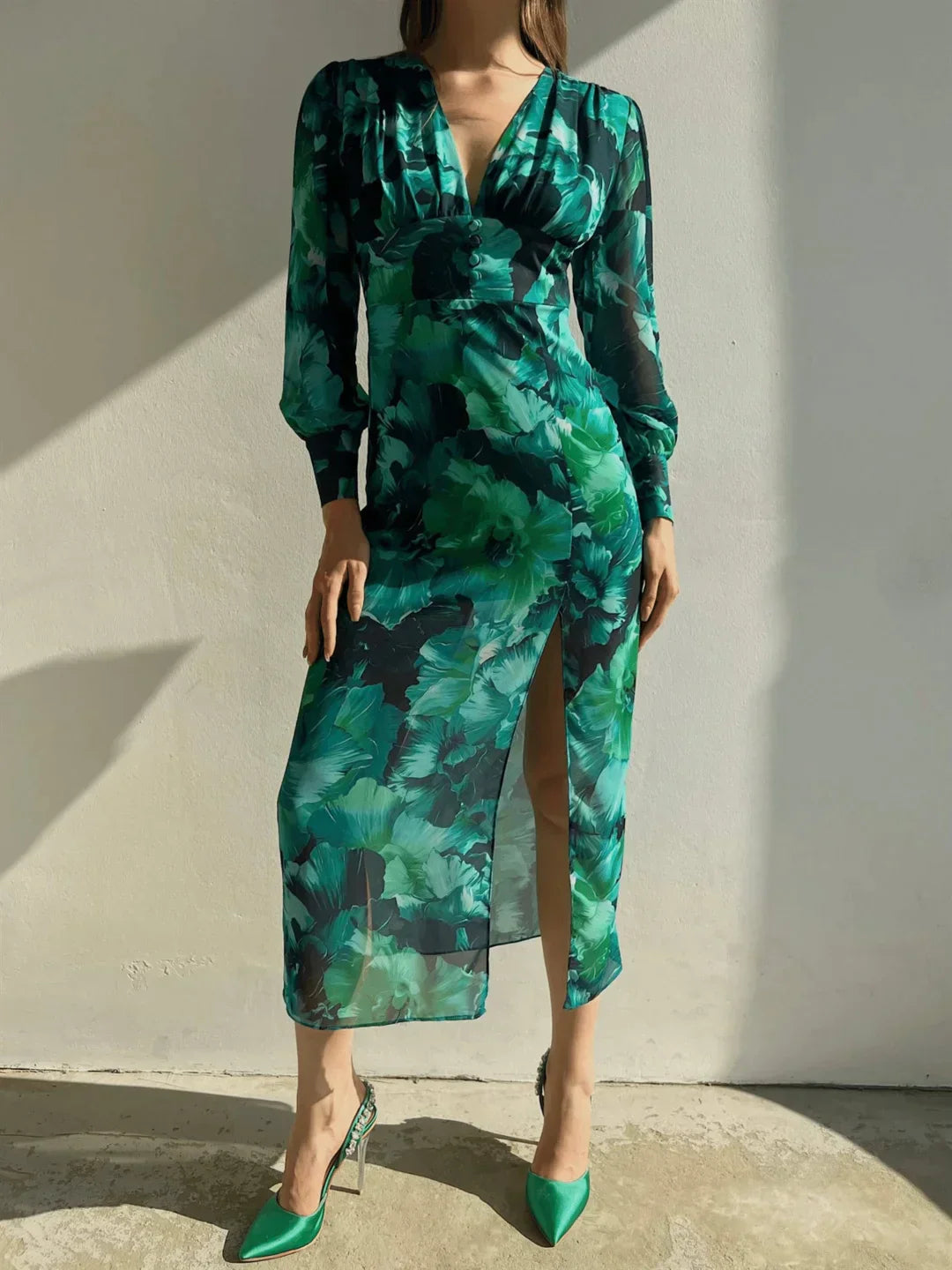 Women's Maxi Dress - Elegant Long Sleeve - Flowy Pleated Design - V-Neck Formal Wear Modehuis-Nederland
