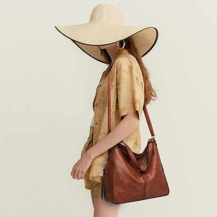 Women’s Leather Shoulder Bag – Hobo Style – Adjustable Strap – Matching Pouch Set Modehuis-Nederland