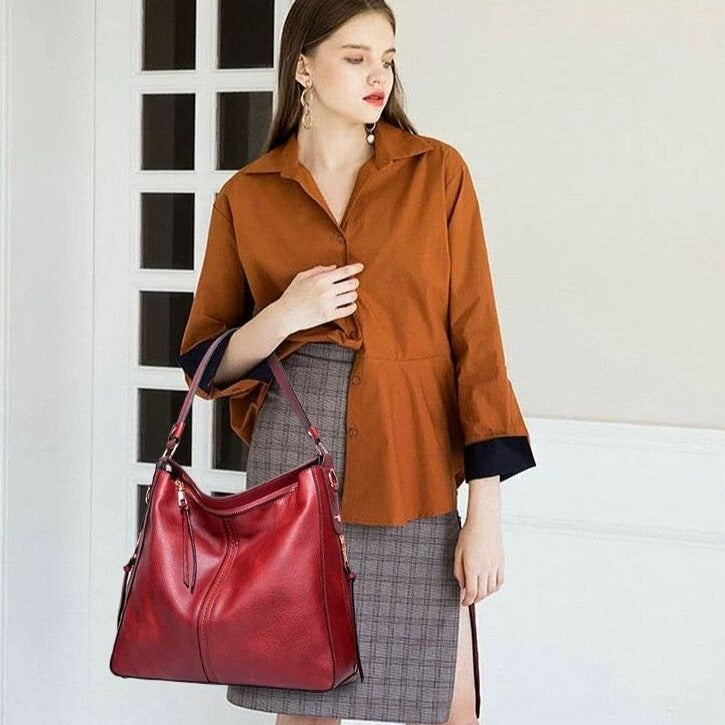 Women’s Leather Shoulder Bag – Hobo Style – Adjustable Strap – Matching Pouch Set Modehuis-Nederland