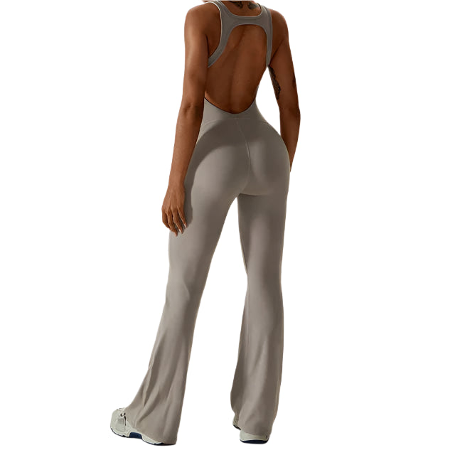 Dames sportjumpsuit met open rug en liftend silhouet