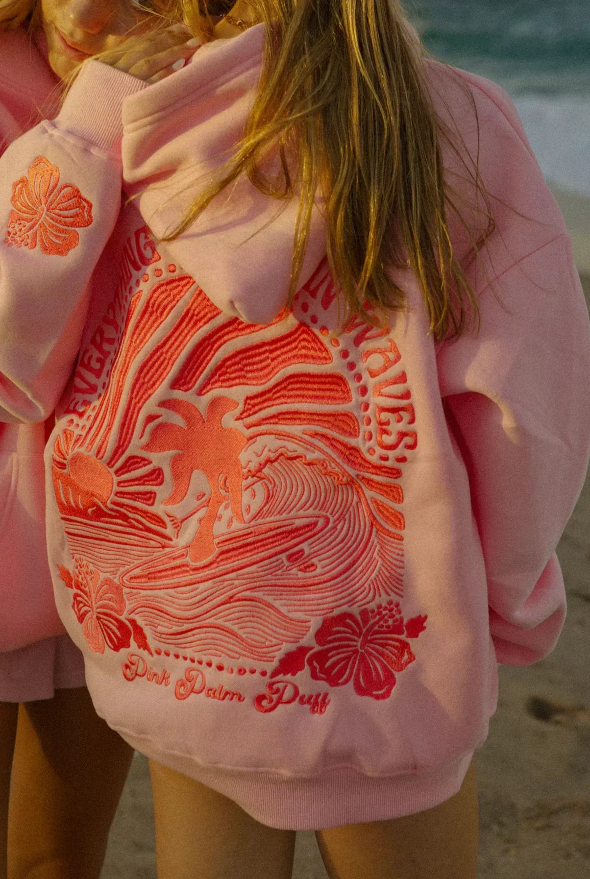 Dames zomerhoodie met losse vorm en verstelbare capuchon