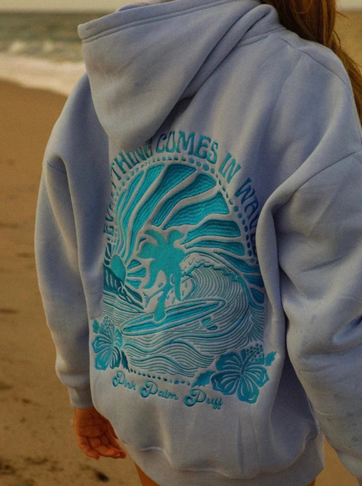 Dames zomerhoodie met losse vorm en verstelbare capuchon