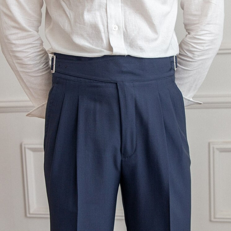 Men’s High-Waisted Trousers – Tailored Fit – Pleated Front – Adjustable Side Buckle Modehuis-Nederland