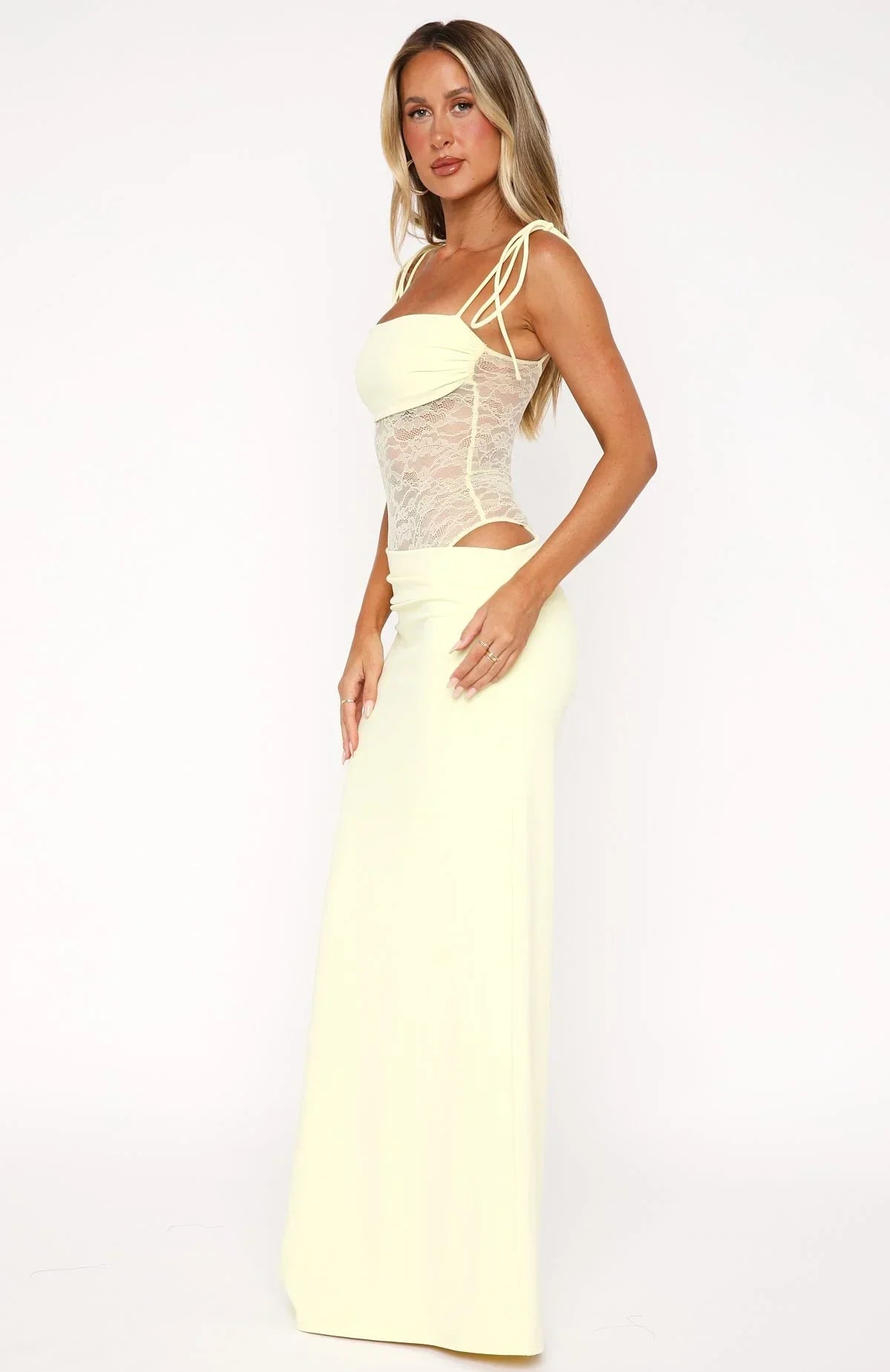 Lace maxi jurk met bandeau top en kanten taille – Alviera Modehuis-Nederland
