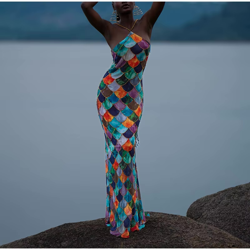 Kleurrijke halterjurk met chiffon en kralen – Nayola Modehuis-Nederland