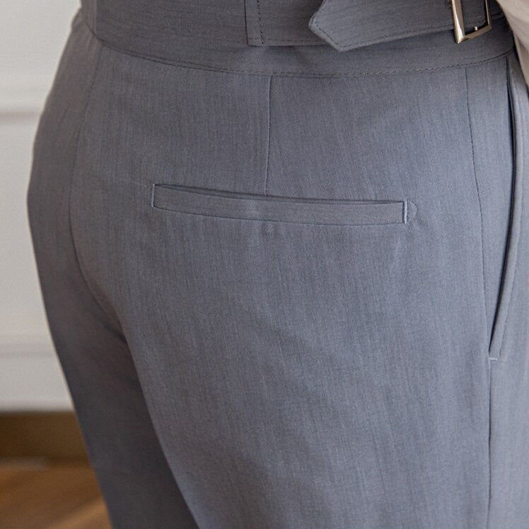 Men’s High-Waisted Trousers – Tailored Fit – Pleated Front – Adjustable Side Buckle Modehuis-Nederland