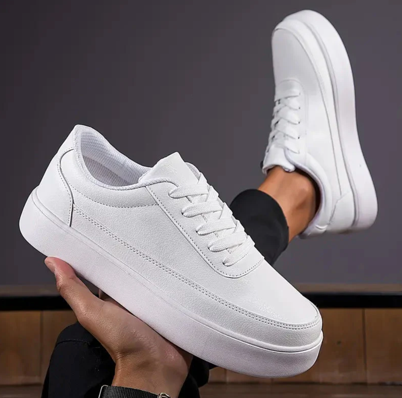 Heren witte lage sneakers met vetersluiting en platte zool Modehuis-Nederland
