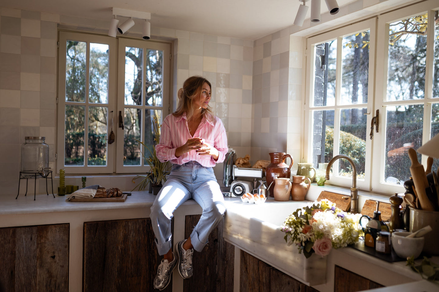 Oversized | roze-wit gestreept overhemd met knoopsluiting – Blouse met lange mouwen en kraag Modehuis-Nederland