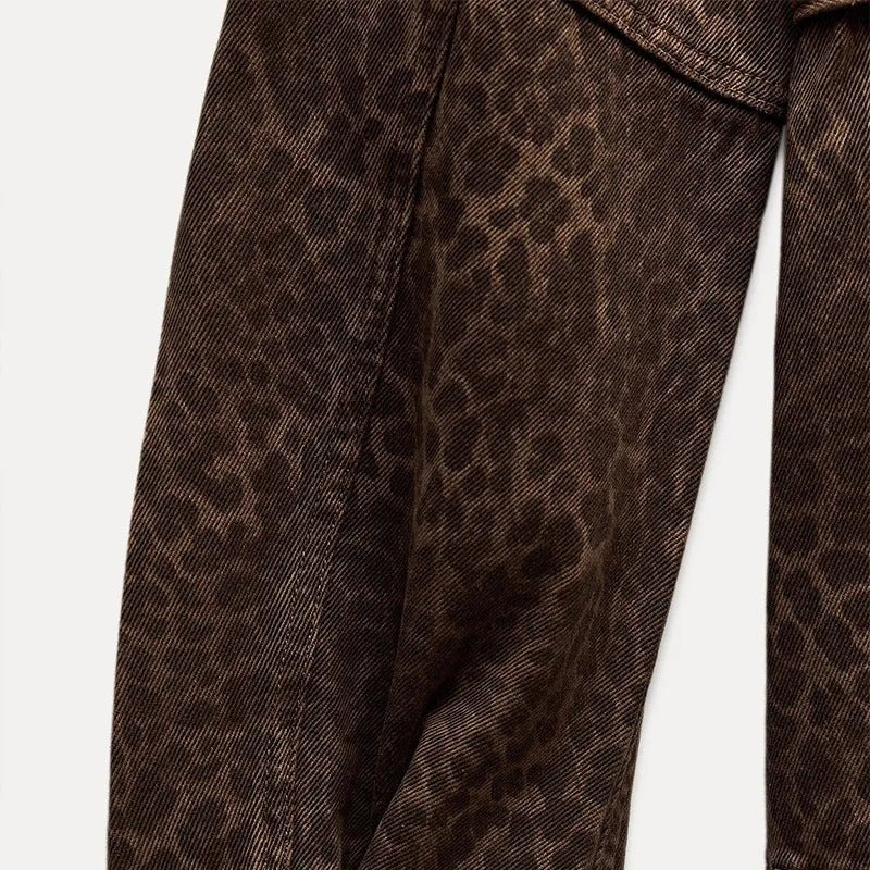 Malia – Taillierte Jacke mit Animalprint in Schokobraun Modehuis-Nederland