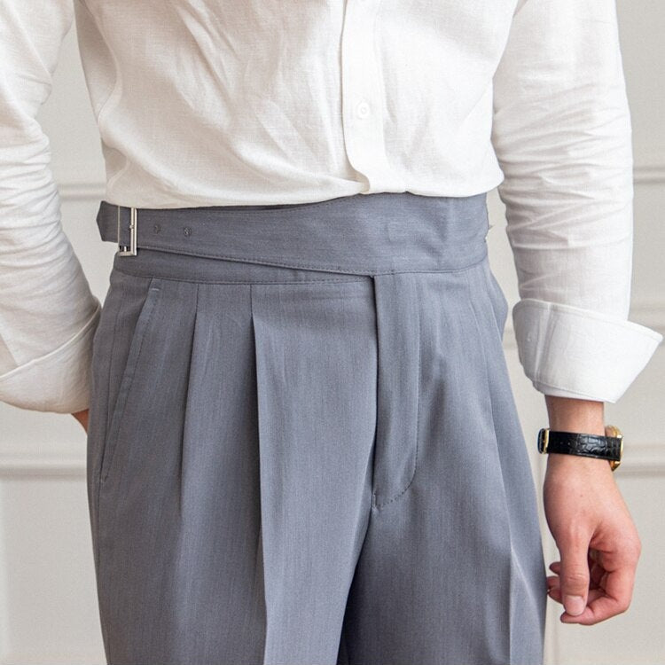 Men’s High-Waisted Trousers – Tailored Fit – Pleated Front – Adjustable Side Buckle Modehuis-Nederland