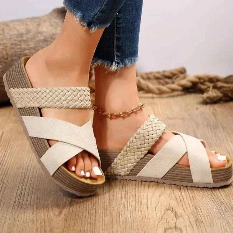 Solina – Komfortable Plateau-Sandalen mit geflochtenem Riemen & Cross-Design Modehuis-Nederland