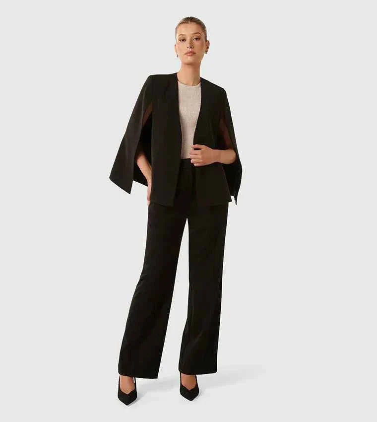 Claire – Eleganter Damen Cape Blazer mit fließendem Schnitt & Ärmelschlitz Modehuis-Nederland