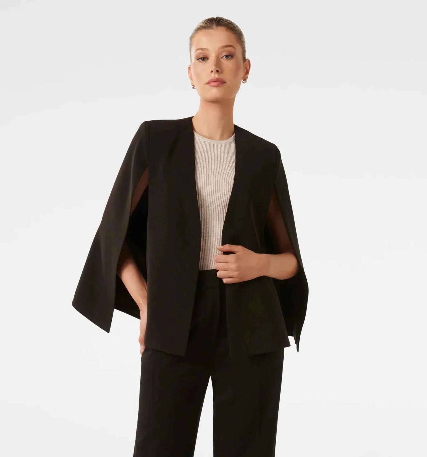 Claire – Eleganter Damen Cape Blazer mit fließendem Schnitt & Ärmelschlitz Modehuis-Nederland