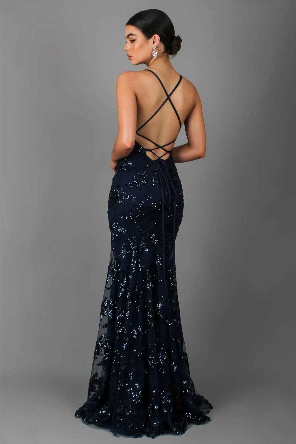 Nora – bodenlanges Abendkleid mit Paillettenstickerei, tiefem Rückenausschnitt und Spaghettiträgern Modehuis-Nederland