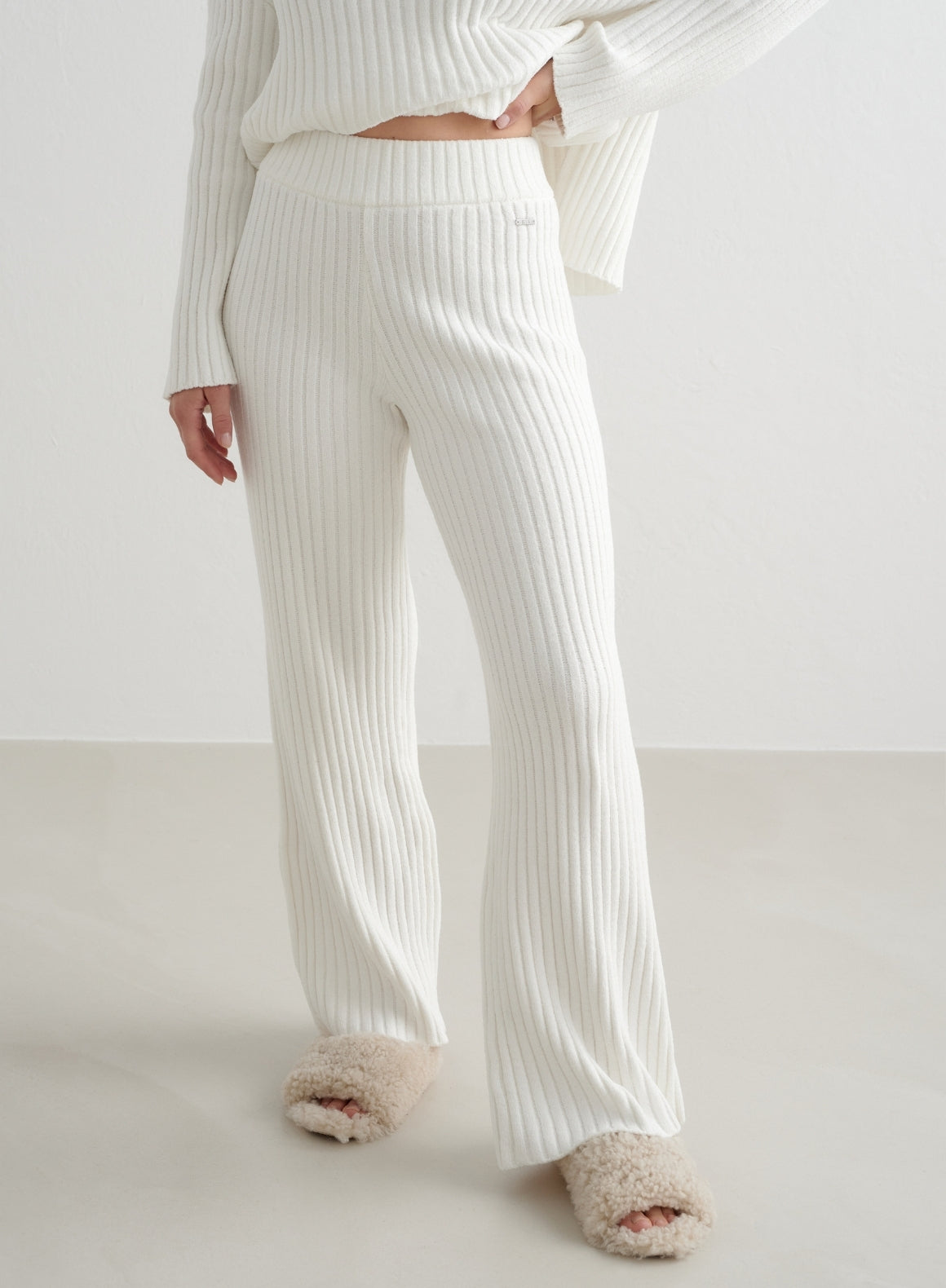 Almond White Rib Knit Pants Modehuis-Nederland