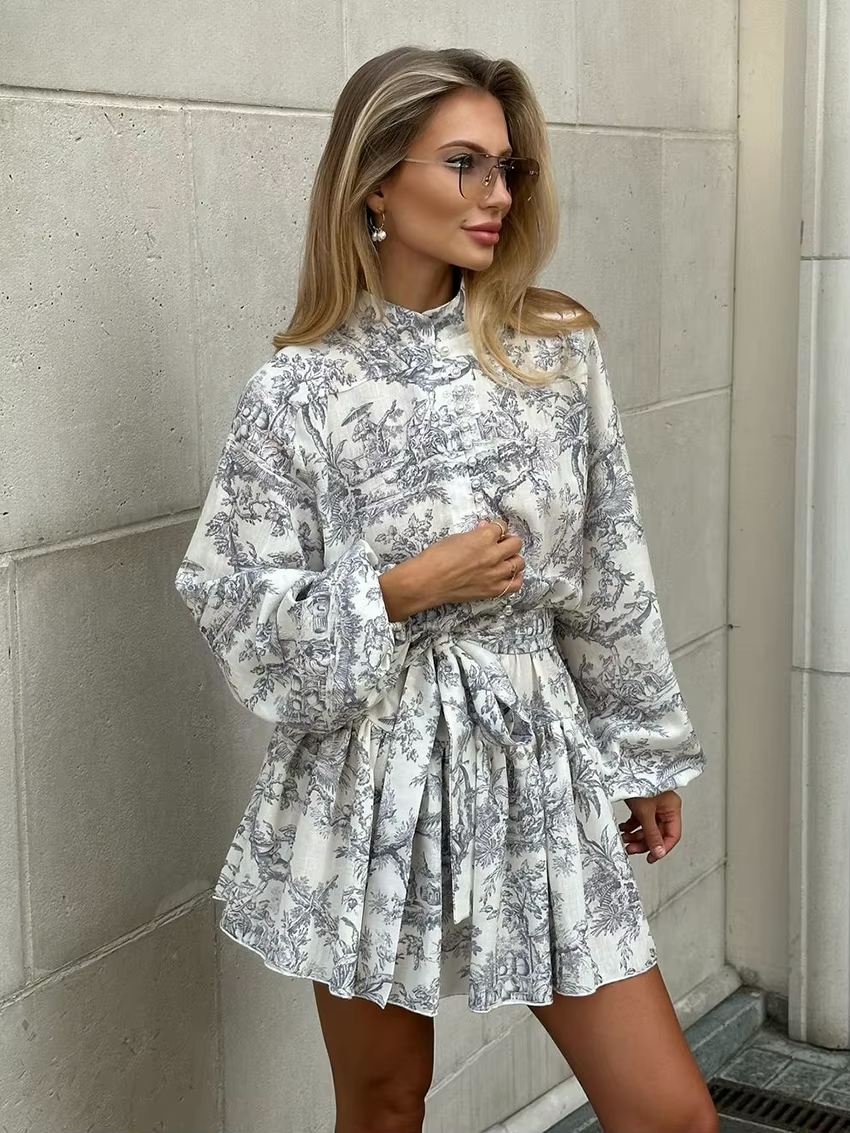 Dames mini-jurk met toileprint en A-lijn silhouet
