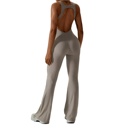 Dames sportjumpsuit met open rug en liftend silhouet