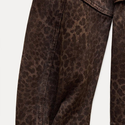 Malia – Taillierte Jacke mit Animalprint in Schokobraun Modehuis-Nederland