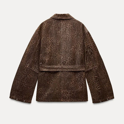 Malia – Taillierte Jacke mit Animalprint in Schokobraun Modehuis-Nederland