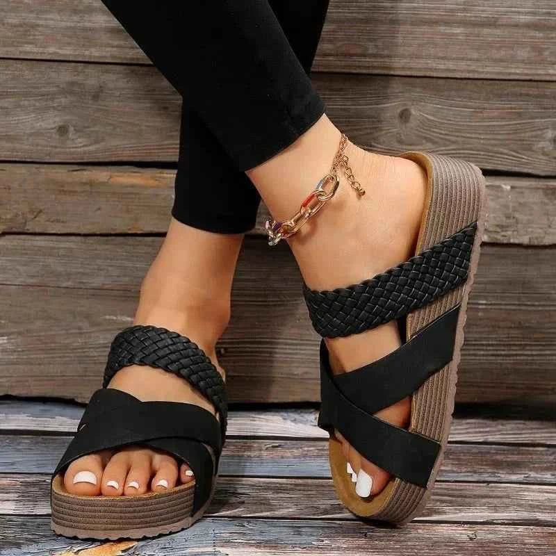 Solina – Komfortable Plateau-Sandalen mit geflochtenem Riemen & Cross-Design Modehuis-Nederland