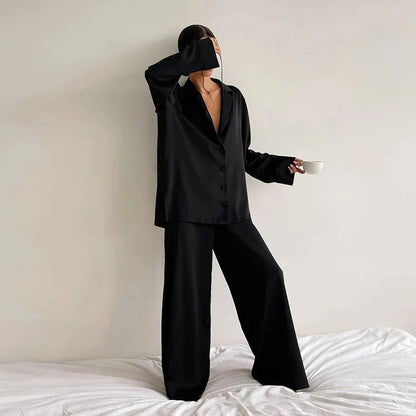 Elisa – Zweiteiliges Loungewear-Set aus Satin mit Hemdbluse und weiter Hose Modehuis-Nederland