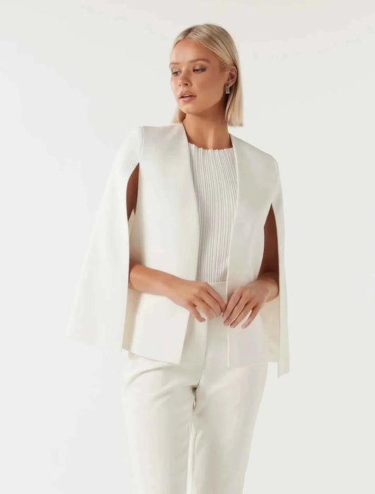 Claire – Eleganter Damen Cape Blazer mit fließendem Schnitt & Ärmelschlitz Modehuis-Nederland